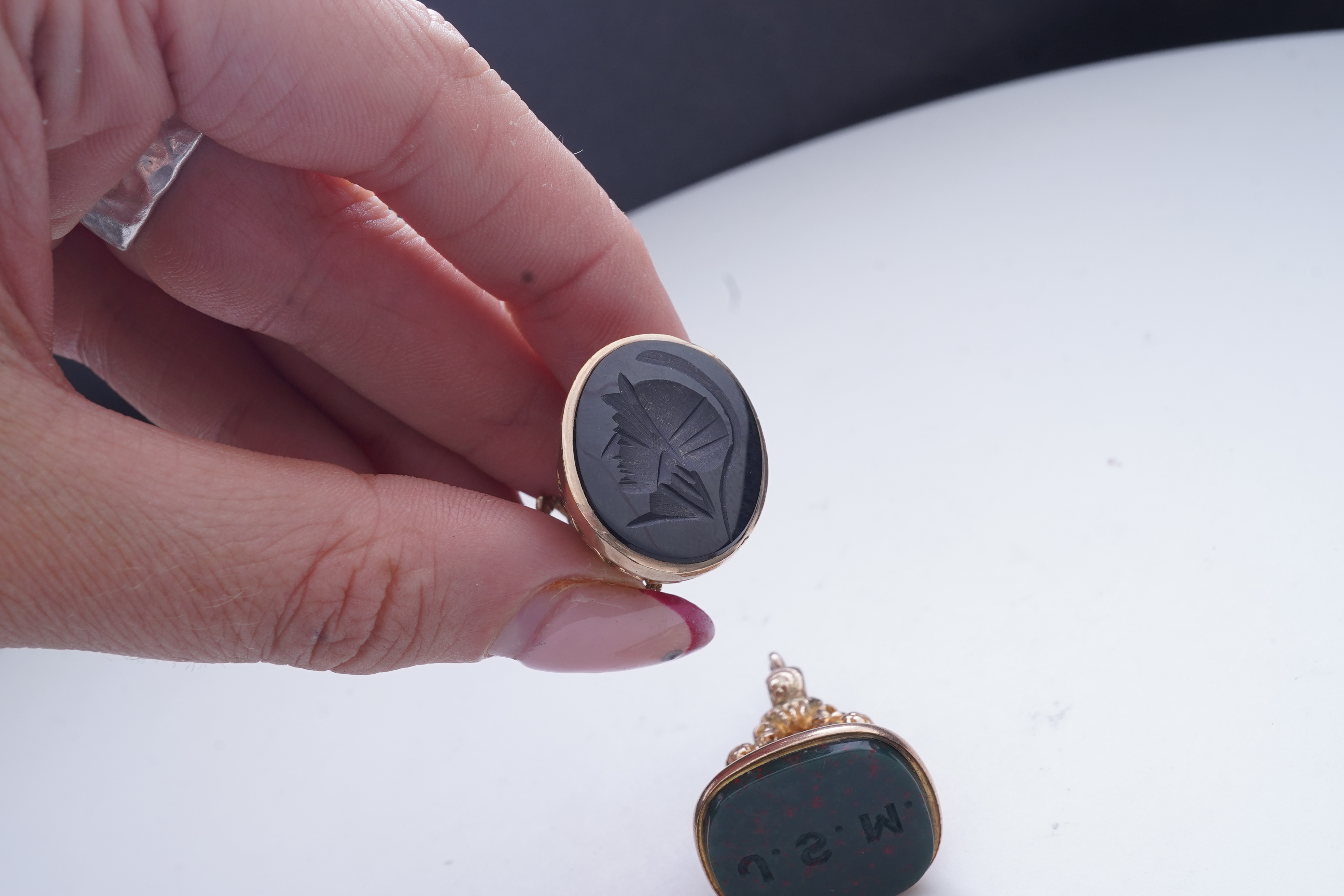 Two gold and hardstone fob seals